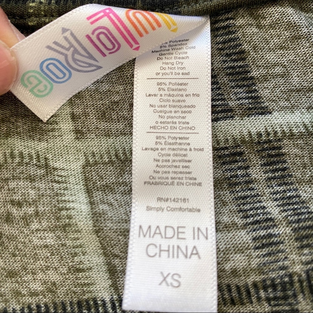LuLaRoe Plaid V-Neck Short Sleeve Christy Tee XS - Picture 4 of 4